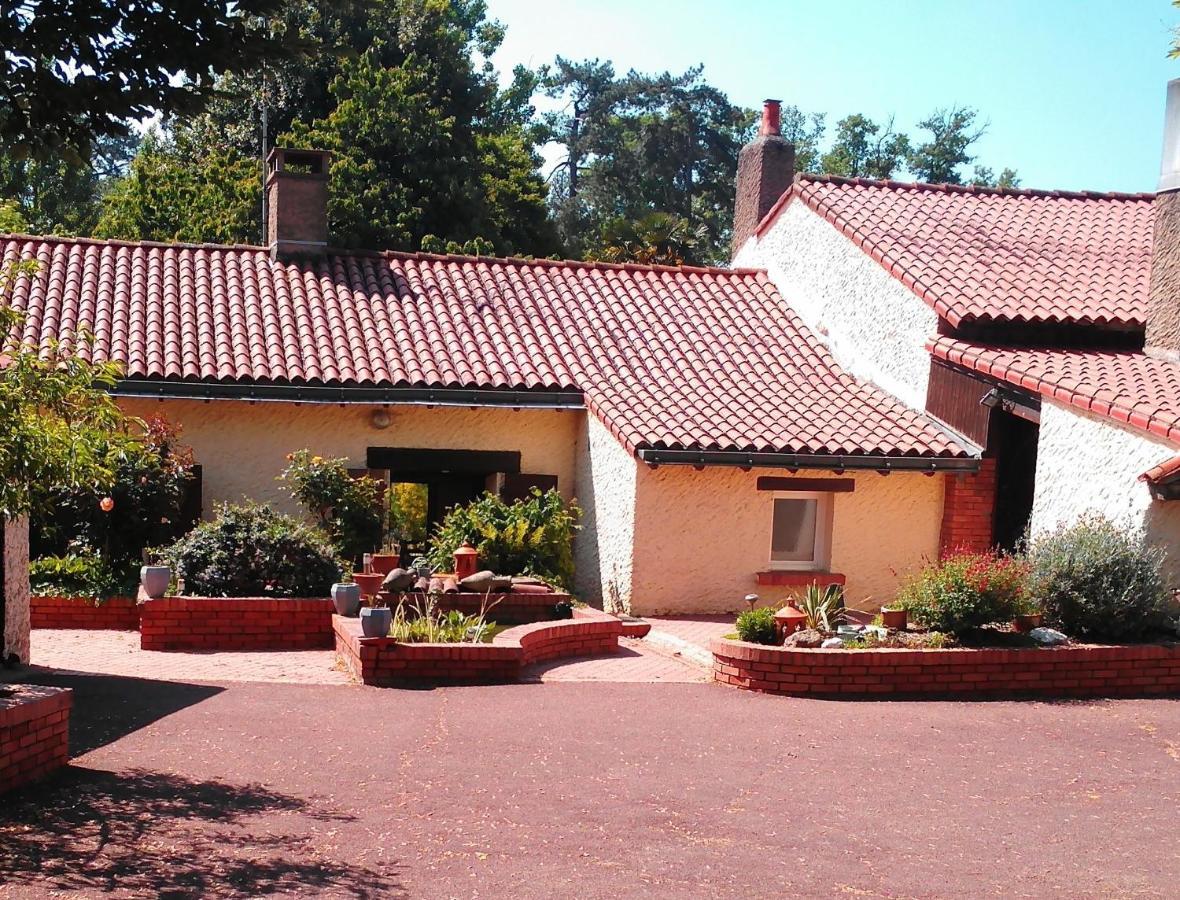 " Village Tonneaux De Tirpoil " Montilliers エクステリア 写真